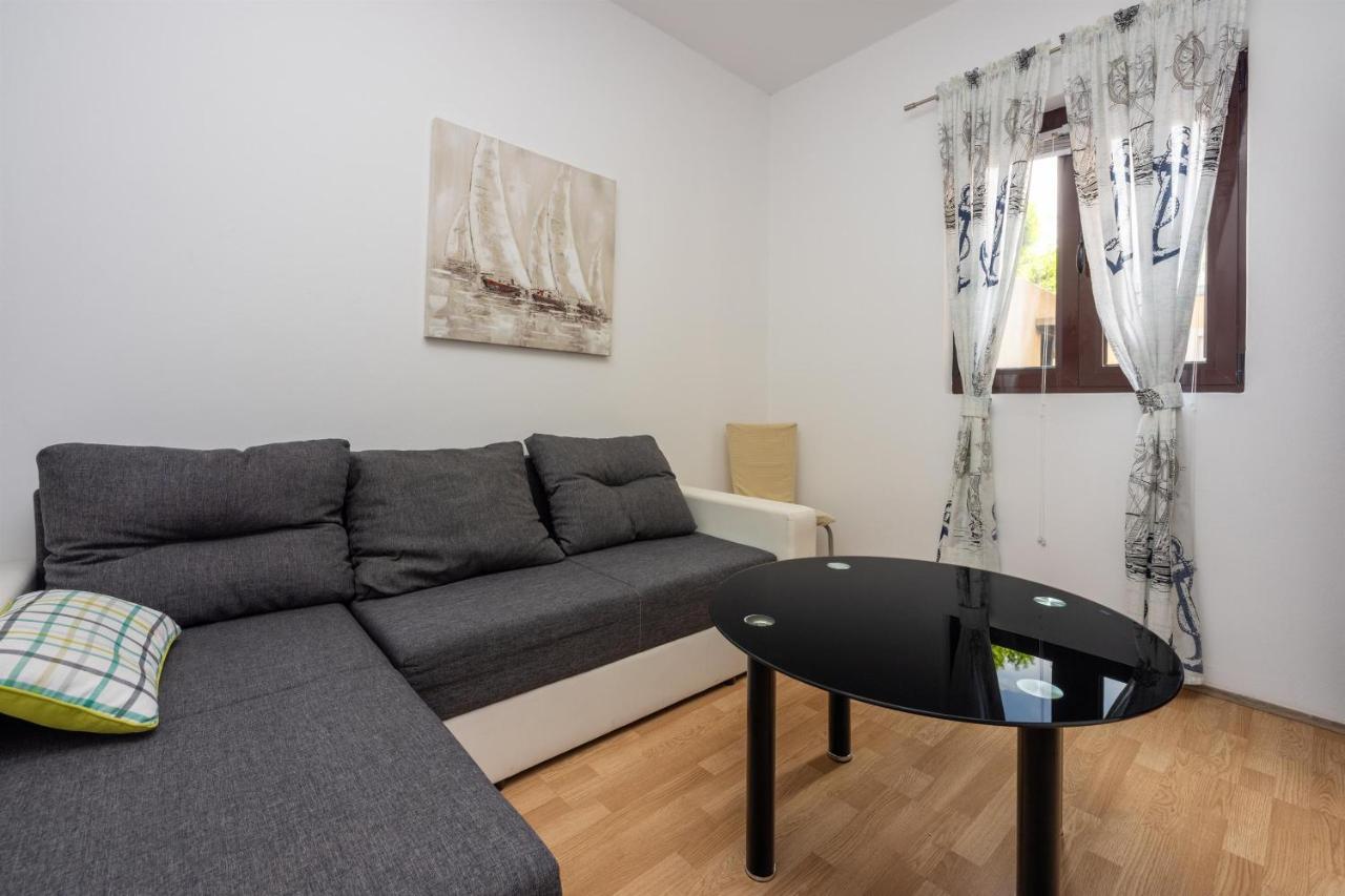 Apartments Lilin Crikvenica Exterior foto